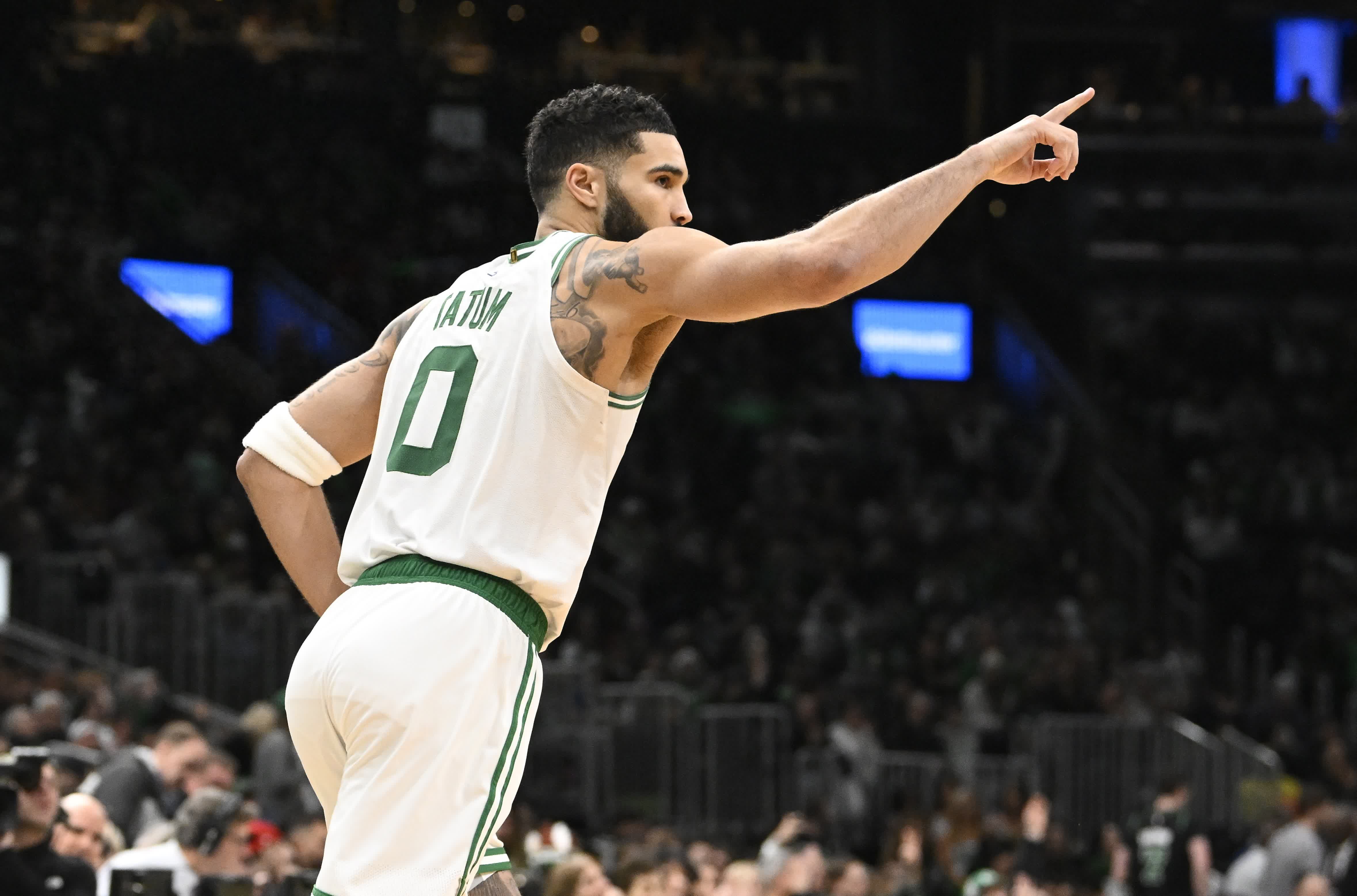 包含里程碑夜！波士顿凯尔特人更衣室发声，CBA常规赛冲刺阶段刷纪录，赛场秩序良好，身体对抗强度拉满的词条