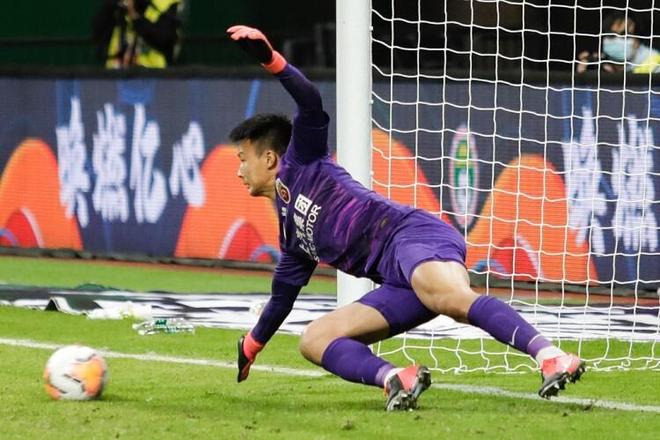 关于瓦伦西亚训练开放日，清晨绝杀压哨引欢呼，亚冠在即，轮换策略成焦点的信息