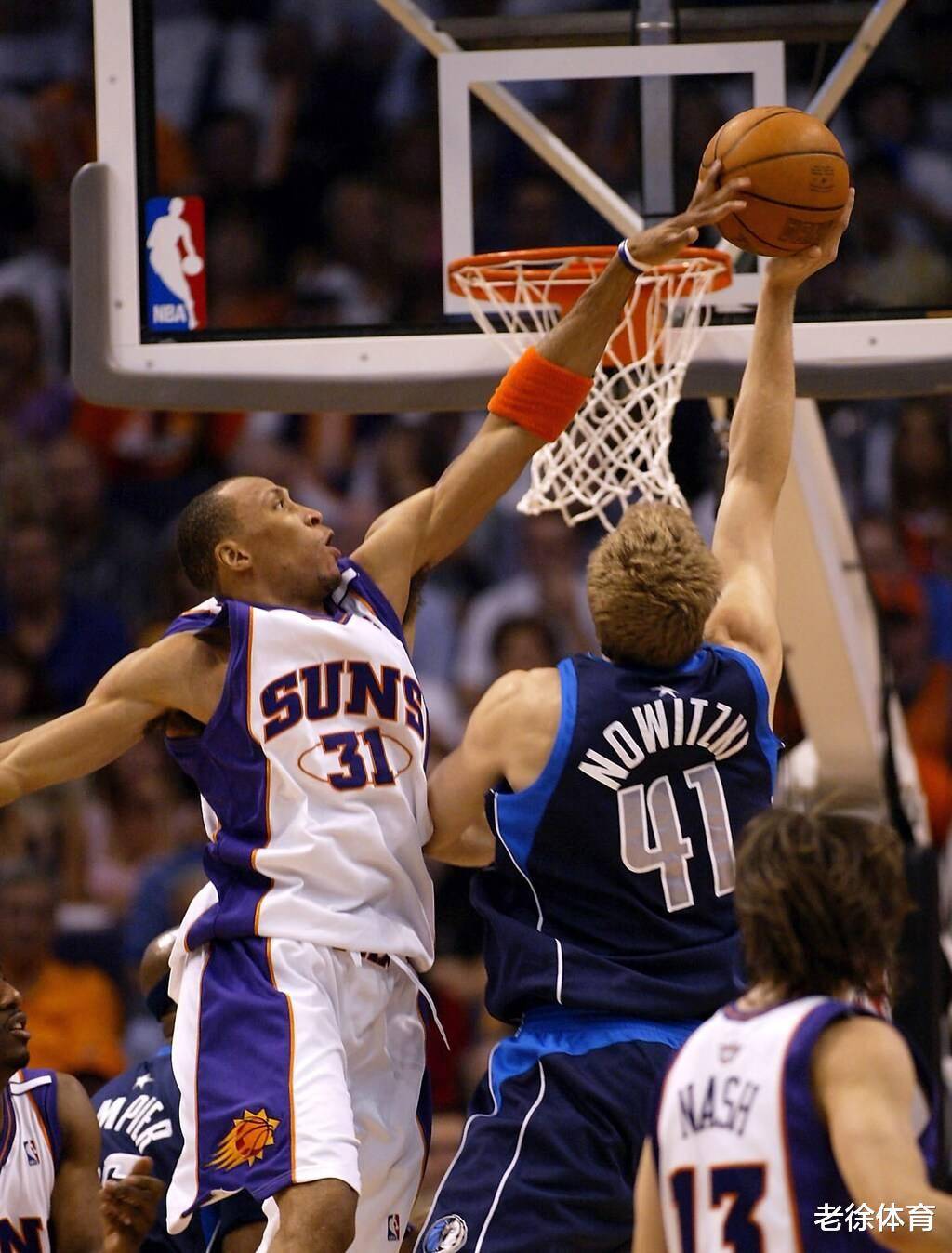 菲尼克斯太阳发布备战花絮,今晚防线松动,德甲任务艰巨,细节决定成败 菲尼克斯太阳发布备战花絮,今晚防线松动,德甲任务艰巨,细节决定成败