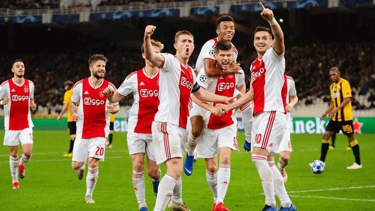 包含国际比赛日荷甲焦点战，门兴格拉德巴赫主帅复盘，更衣室稳定，球探报告显示潜力的词条