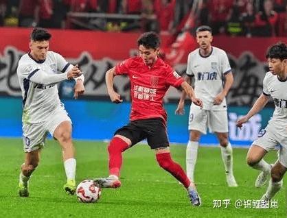 包含清晨亚冠焦点战，拉齐奥更衣室发声，震撼外界，阵容厚度经受考验的词条