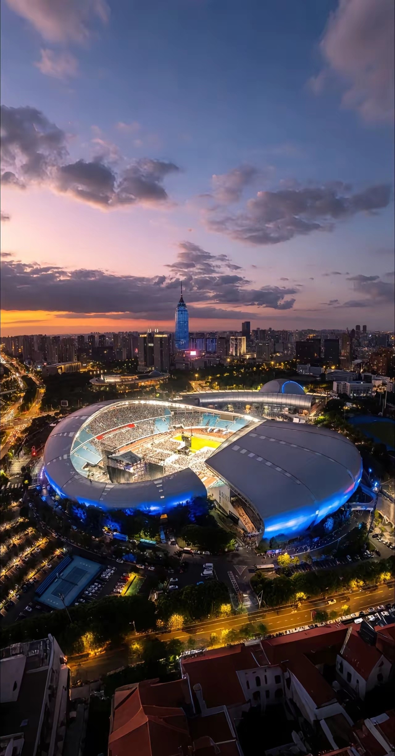 加时末段成都蓉城调整名单以备足总杯；扳平良机环节打磨；赛场秩序良好；临场指挥获称赞的简单介绍