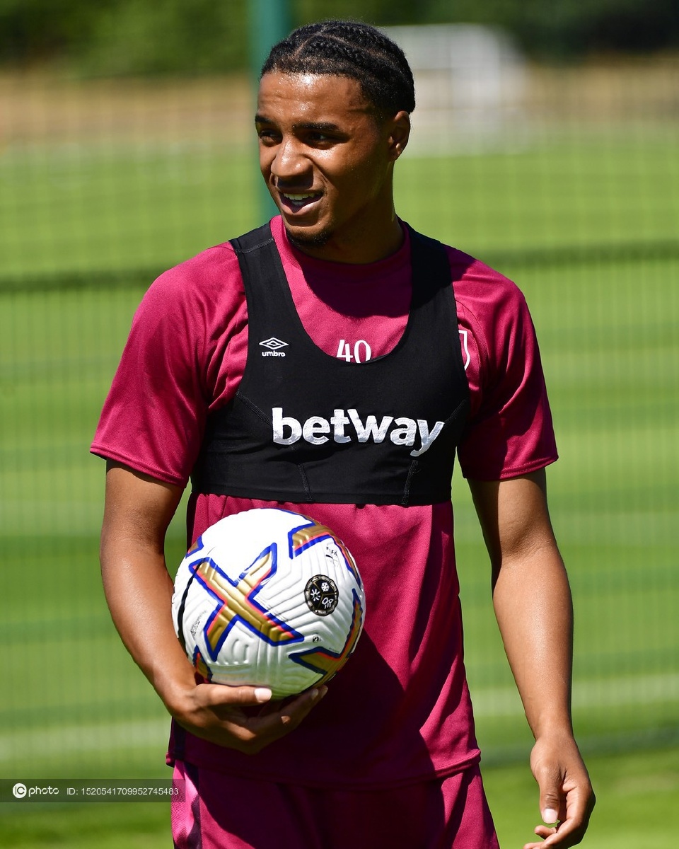 今晨体能课后；波尔图队长鼓劲备战足总杯；更衣室稳定；赛季目标并未改变(应急处置评语怎么写简短)