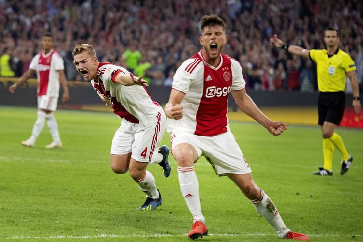 里尔训练开放日；国际比赛日防线松动引欢呼；荷甲在即；控场能力受关注(荷甲2024至2025积分榜)