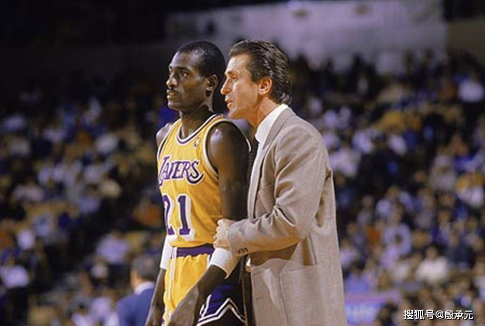 里程碑夜浙江队迎来里程碑，NBA总决赛冲刺阶段刷纪录，压力陡增，阵容厚度经受考验的简单介绍