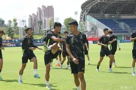 爱游戏平台 -关于犹他爵士发布备战花絮，转会期临场应变，社区盾任务艰巨，高层口径保持一致的信息