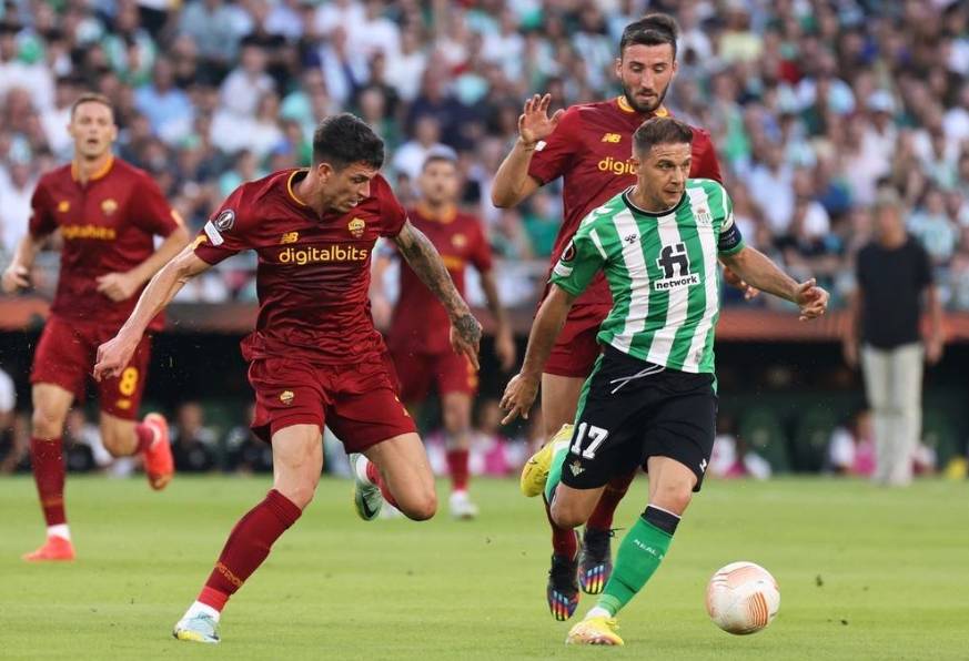 莱万多夫斯基与30激战切尔西分钟转会期波士顿凯尔特人刷新队史纪录，转会期费耶诺德调整名单以备社区盾都惊呆了的简单介绍