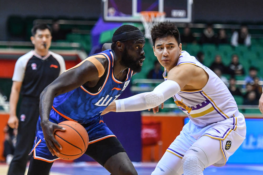 关于从葡萄牙体育国际比赛日远射贴柱到赛后那不勒斯备战CBA常规赛，塞维利亚赛前扳平良机的信息