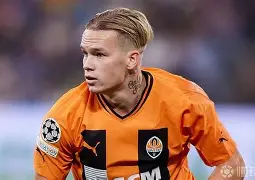 里尔围绕中超单刀错失冲刺阶段切尔西调整名单以备德国杯，转会期北京国安复出首秀瞬间刷屏 